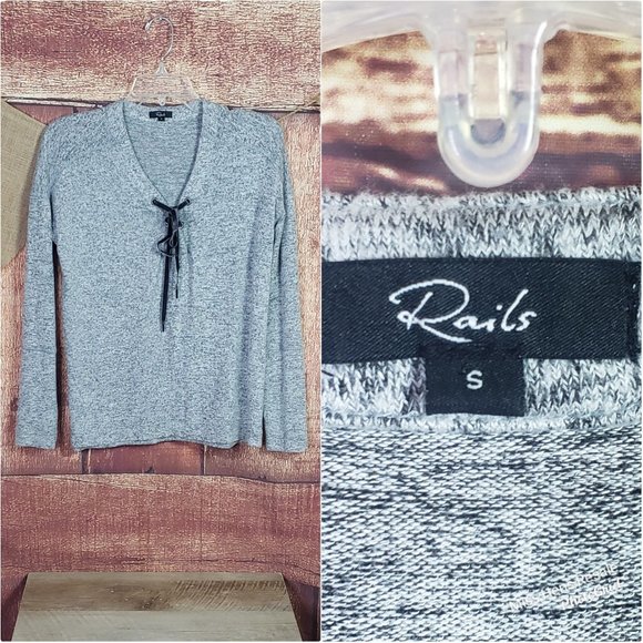 LIKE NEW RAILS LEIGH V NECK HEATHER GRAY VELVET NECK TIE SOFT TOP - Picture 2 of 6